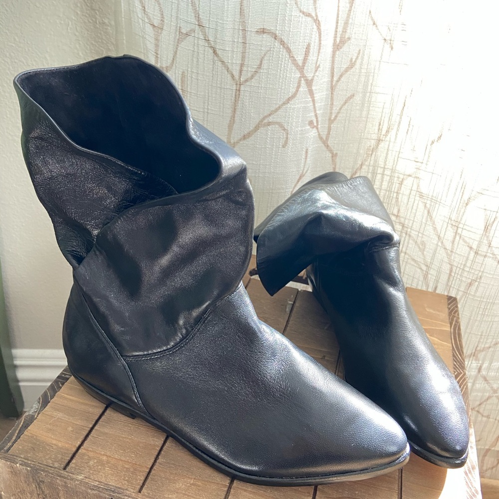 Steve Madden Black “Peter pan” Booties